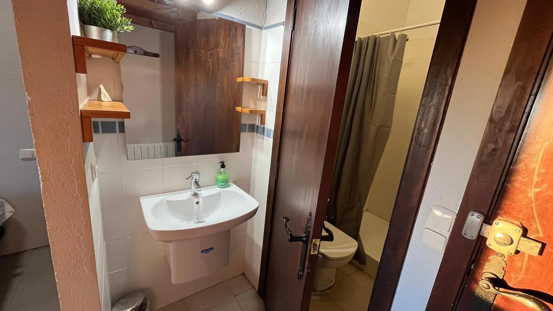 Refugi De L'Arp Hostel Montargull de la Vansa 0*,  Spain